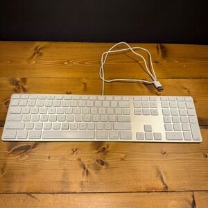Apple Wired Keyboard A1243 USB Aluminum Full Size Numeric Keypad OEM Mac Silver